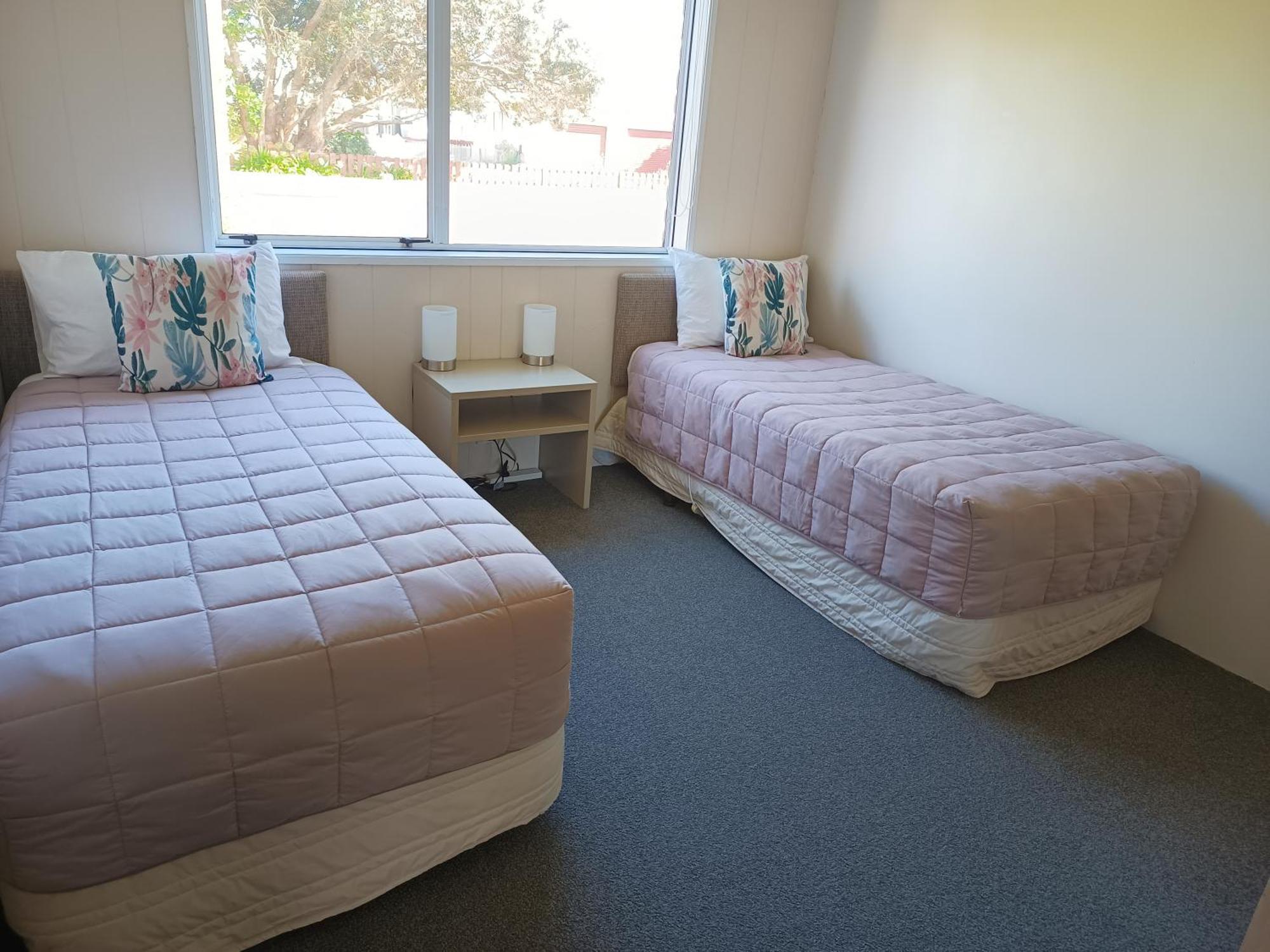 Beaches Motel Waihi Exterior photo