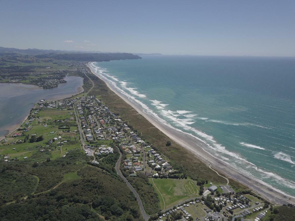 Beaches Motel Waihi Exterior photo