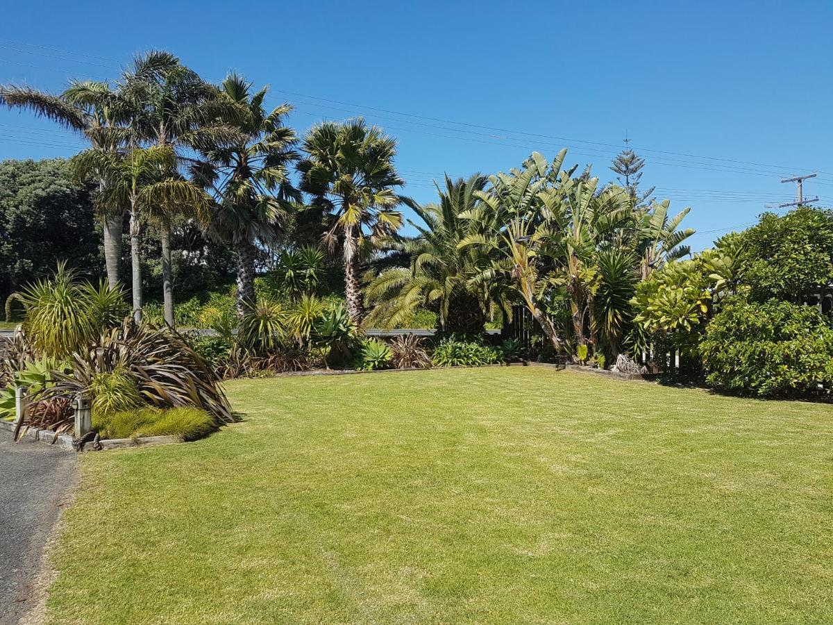 Beaches Motel Waihi Exterior photo